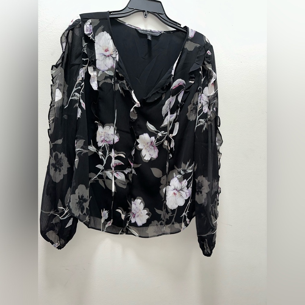 White House Black Market ruffle sleeve top
